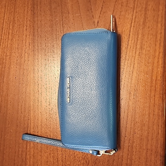 Michael Kors Handbags - Michael Kors Jet Set Women's Wallet Blue